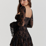 Robe en dentelle noire courte