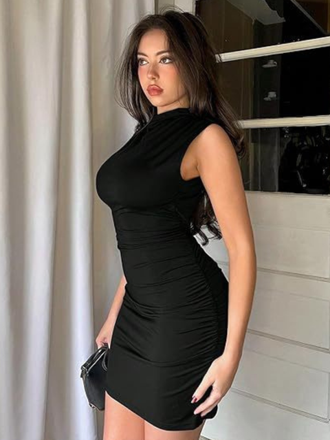 Robe noire col montant