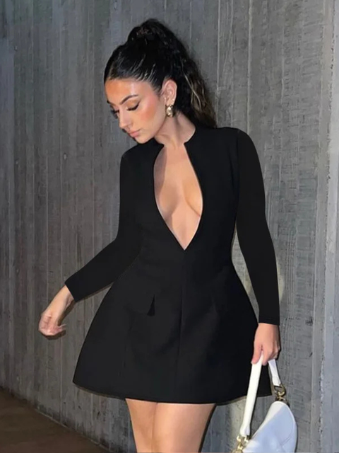 Robe noire décolleté plongeant Noir / S